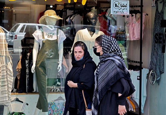 إيران تواجه تمردا نسائيا على الحجاب Hijab.Irn
