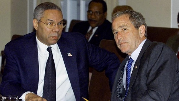 وفاة وزير الخارجية الأميركي الأسبق كولن باول بسبب كورونا ^  باول جوار الرئيس الأميركي الأسبق جورج بوش الابن Kolenpaul3