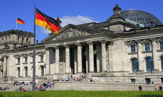 ألمانيا تقترب من إنهاء تحذير السفر لمواطنيها إلى ٣١ دولة أوروبية Barlin.BH.1