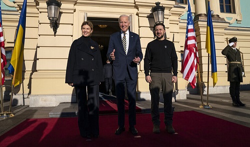  فيديو - الرئيس الأمريكي جو بايدن يصل إلى العاصمة الأوكرانية كييف في زيارة سرية       Bayden.Ukr3