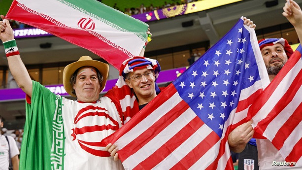  إيرانيون يحتفلون بخسارة منتخبهم أمام الولايات المتحدة  Usa.Irfoot