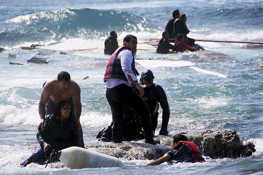 بينهم عراقيون.. عشرات المفقودين جراء غرق قارب مهاجرين قرب اليونان A.AA.gr.1