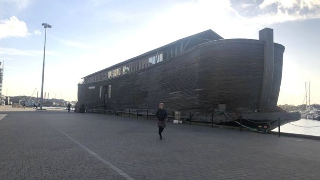  سفينة نوح" ترسو في بريطانيا في أول زيارة لها       Nooh.Sf