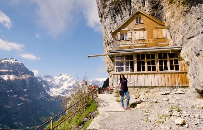  فيديو / على ارتفاع ٥ آلاف قدم .. مطعم تاريخي في جبال الألب السويسرية     Res.Swiss