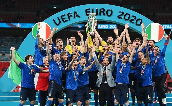 إيطاليا تتوج بلقب بطولة كأس أمم أوروبا لكرة القدم "يورو ٢٠٢٠ "    Italia.2021